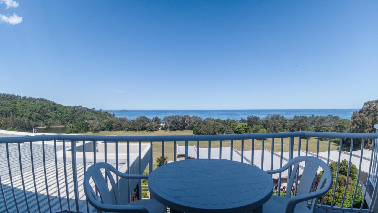 Absolute Beachfront Opal Cove Resort Korora Екстериор снимка