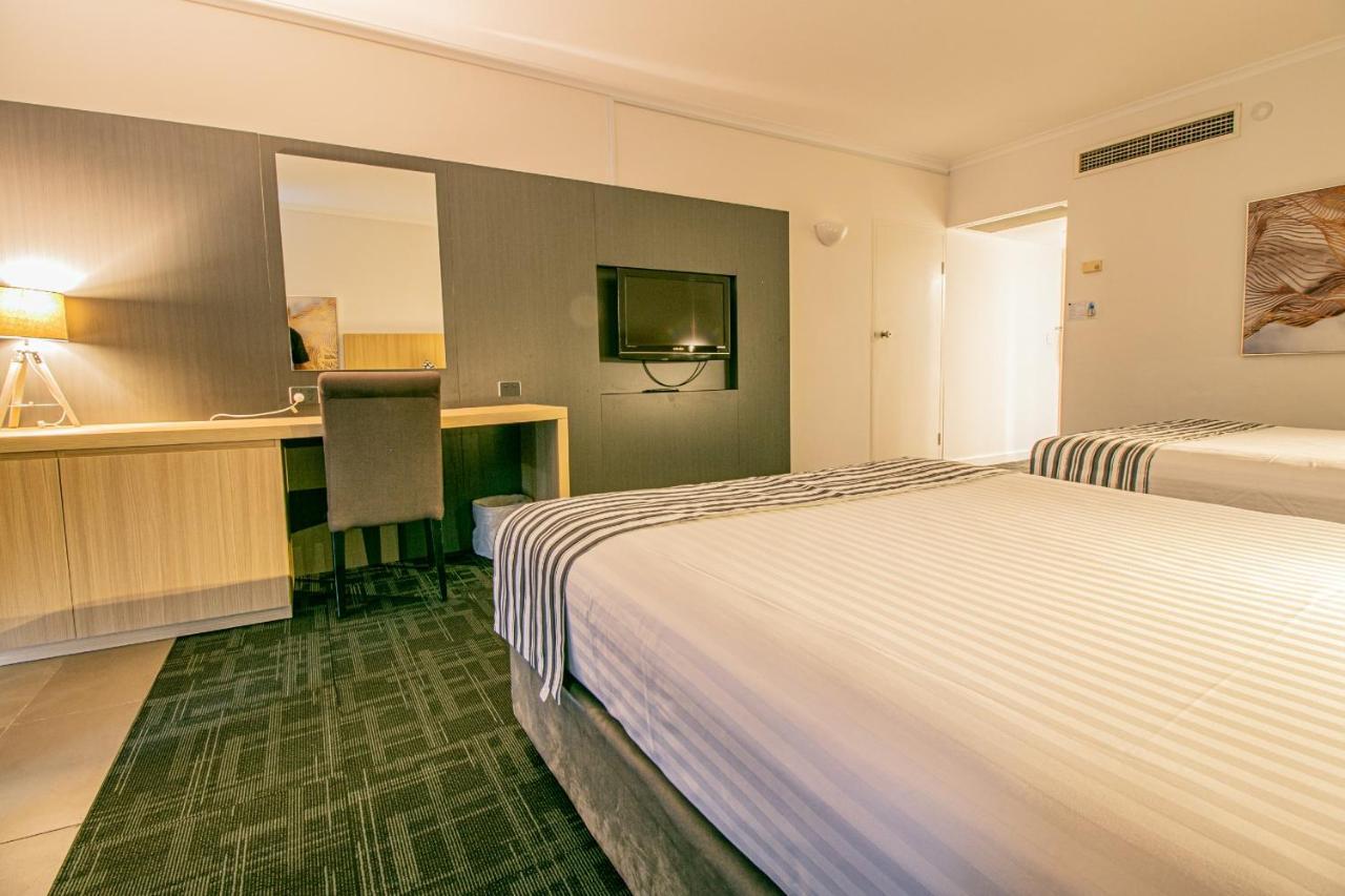 Absolute Beachfront Opal Cove Resort Korora Екстериор снимка
