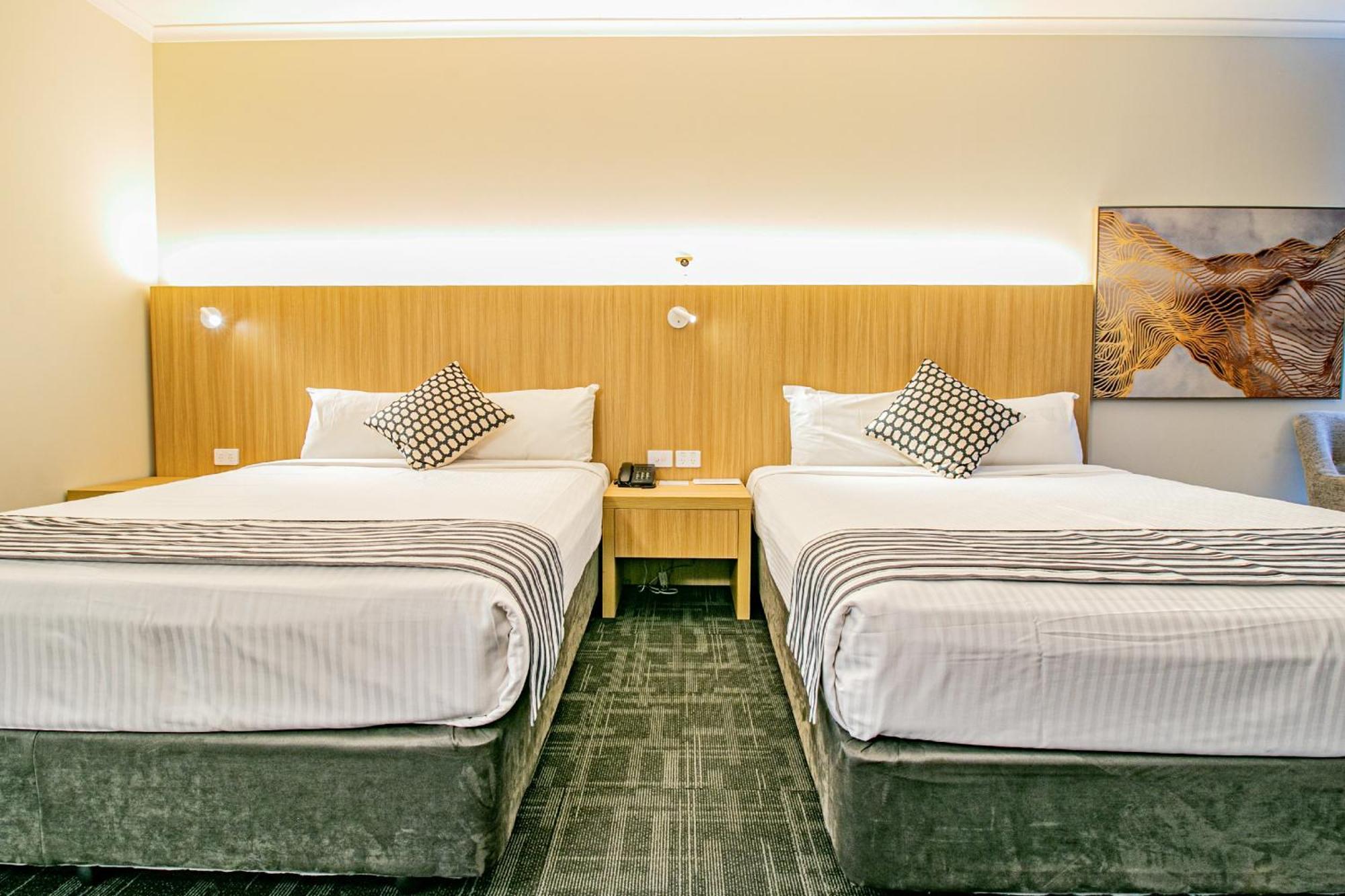 Absolute Beachfront Opal Cove Resort Korora Екстериор снимка