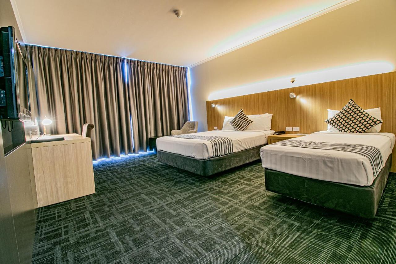 Absolute Beachfront Opal Cove Resort Korora Екстериор снимка
