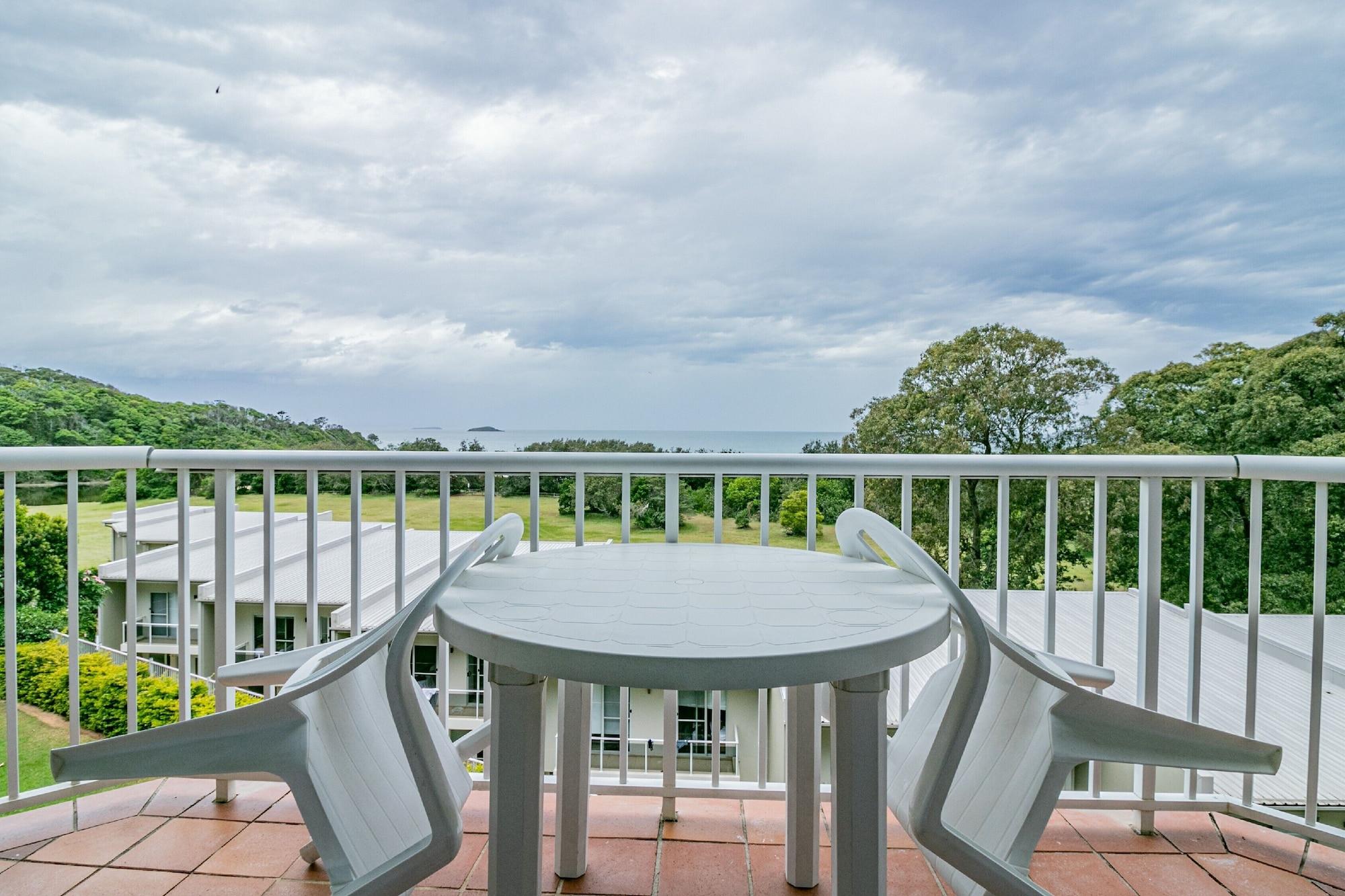 Absolute Beachfront Opal Cove Resort Korora Екстериор снимка