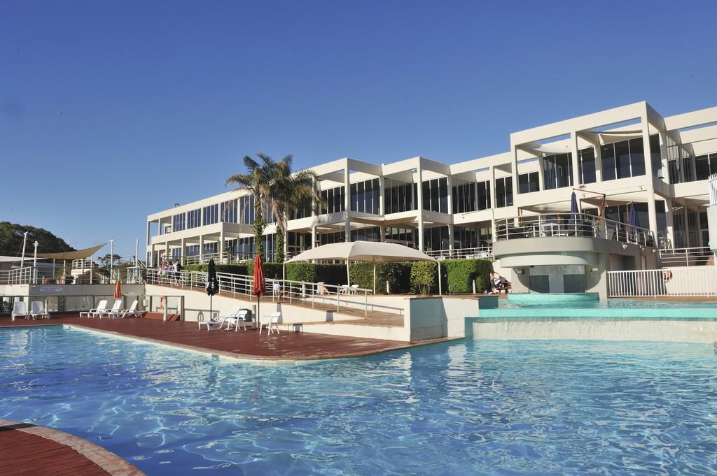 Absolute Beachfront Opal Cove Resort Korora Екстериор снимка