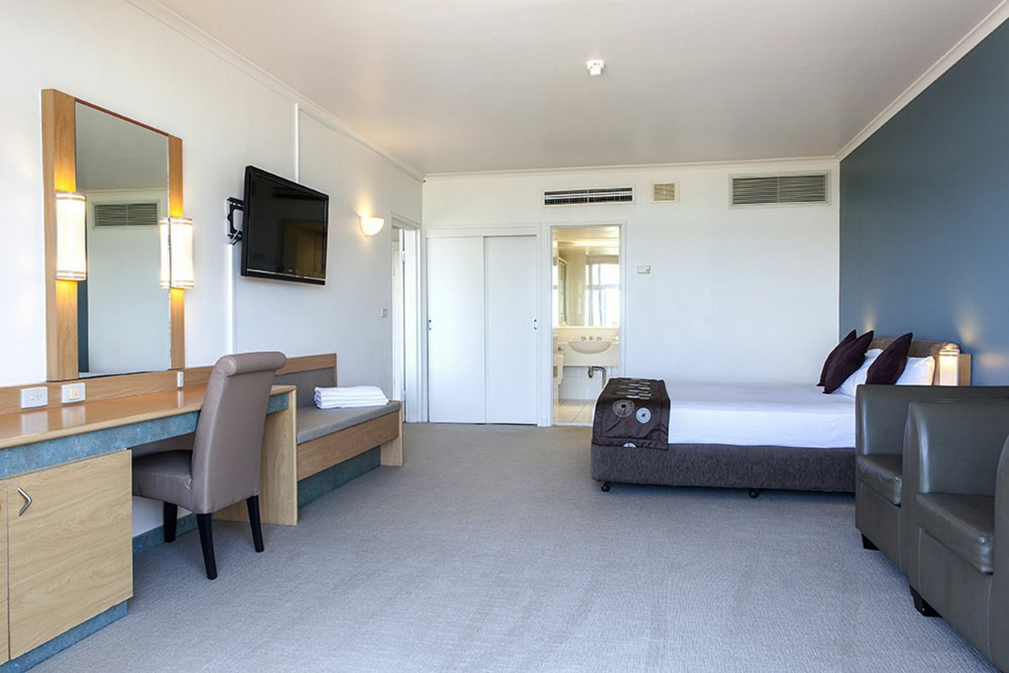 Absolute Beachfront Opal Cove Resort Korora Екстериор снимка
