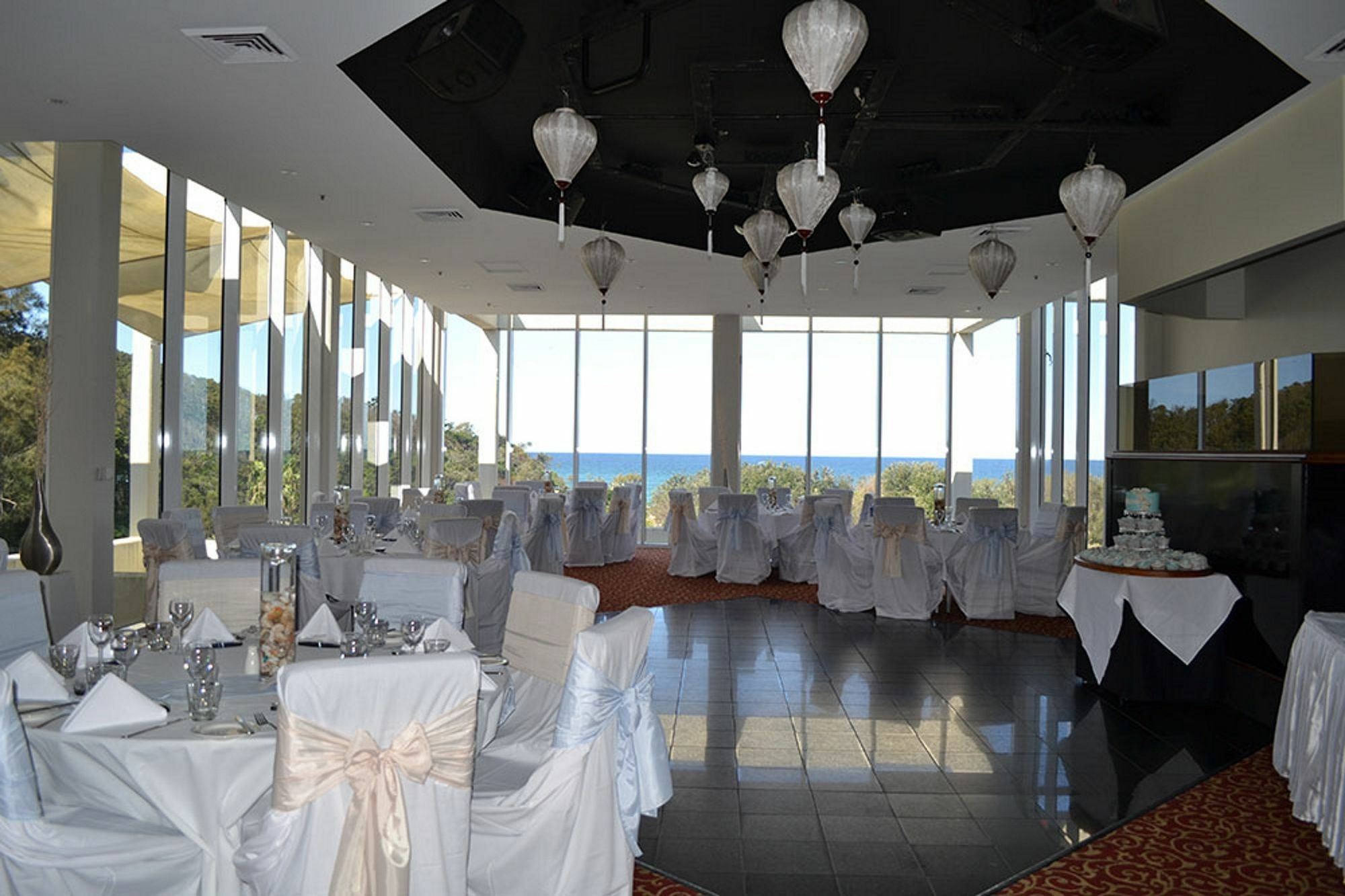 Absolute Beachfront Opal Cove Resort Korora Екстериор снимка
