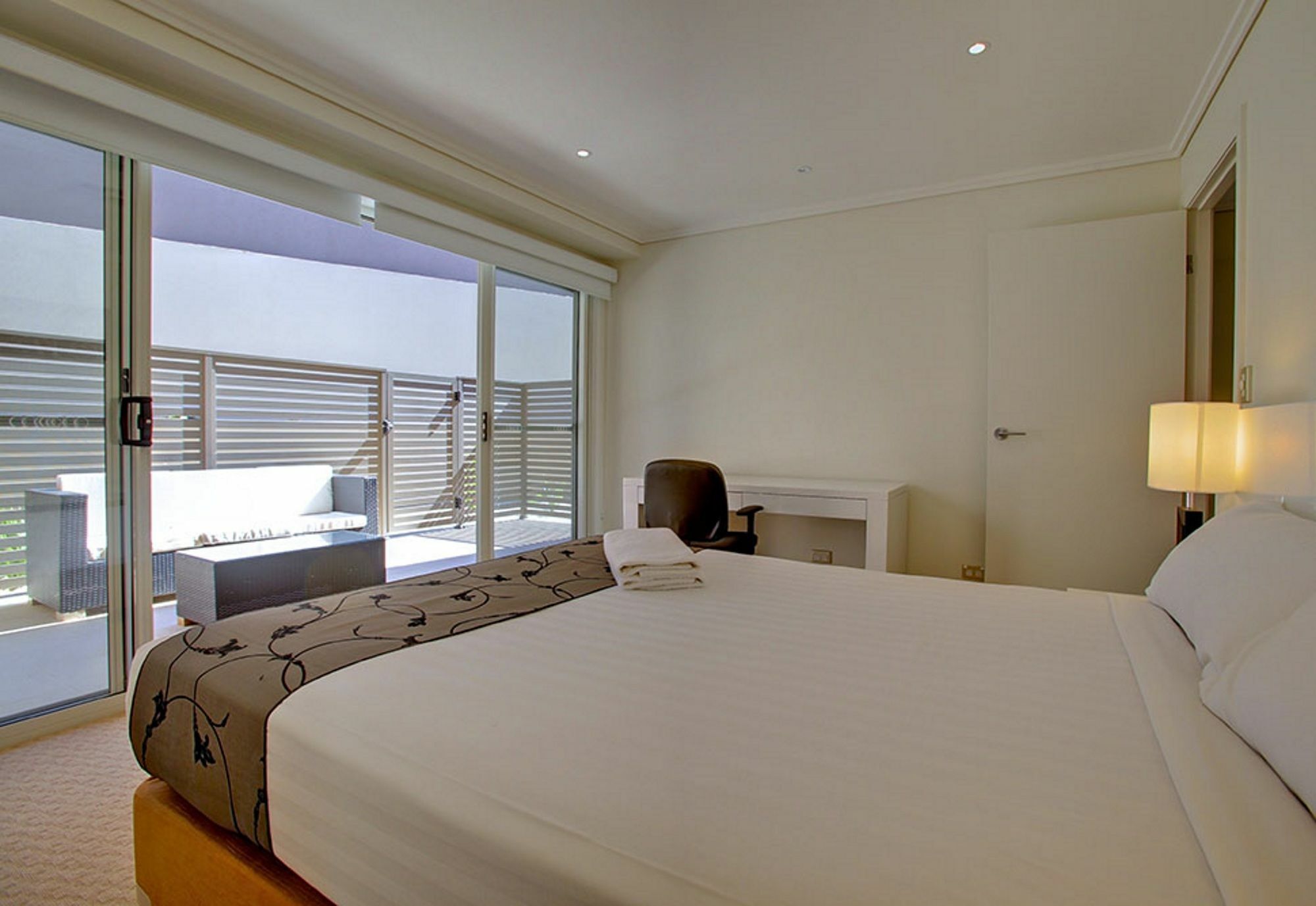Absolute Beachfront Opal Cove Resort Korora Екстериор снимка
