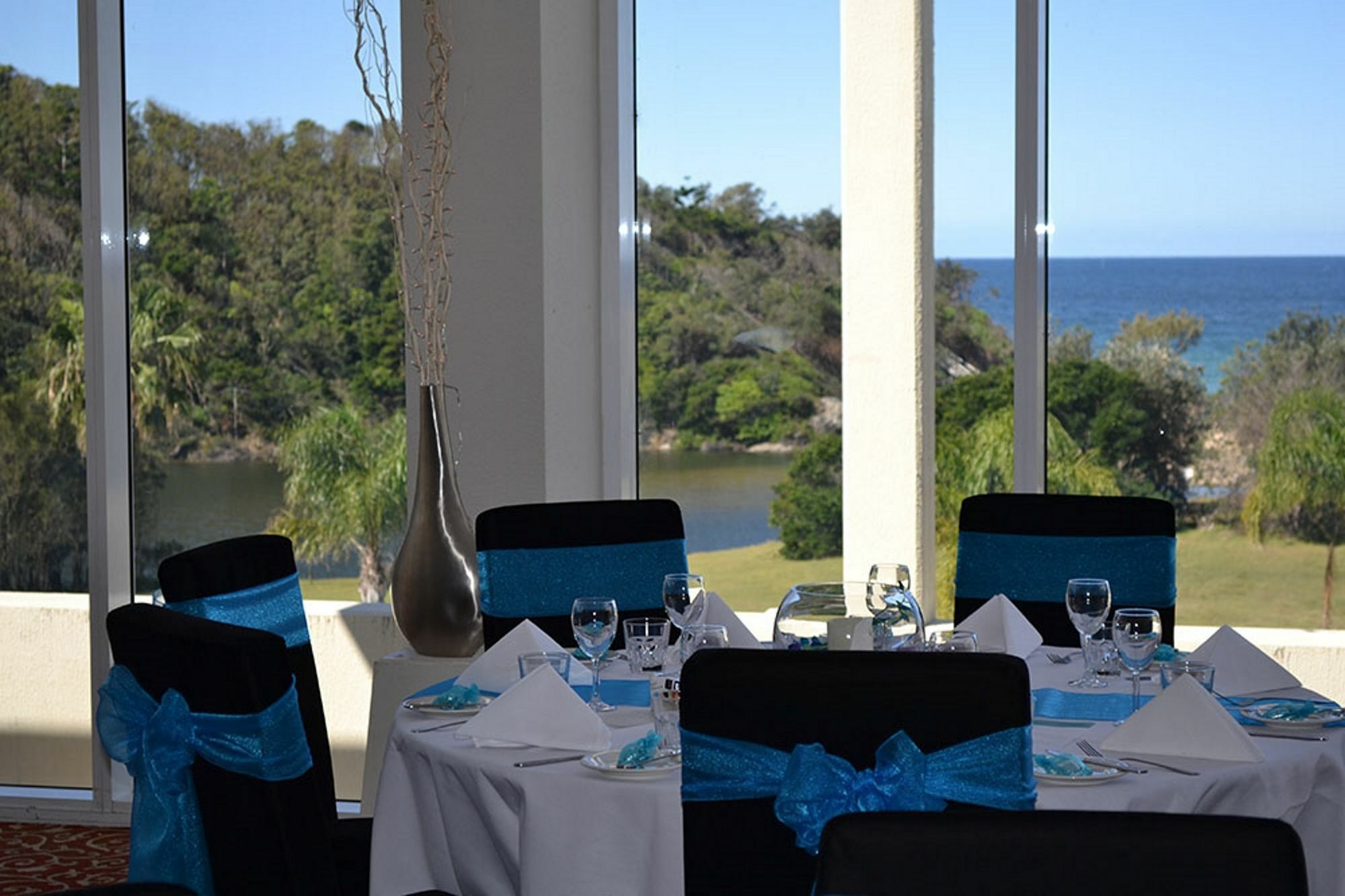 Absolute Beachfront Opal Cove Resort Korora Екстериор снимка