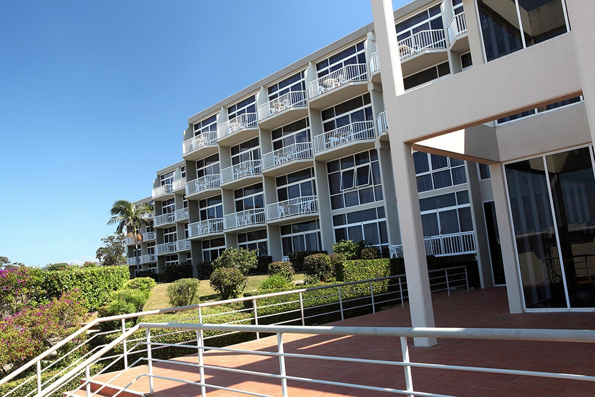 Absolute Beachfront Opal Cove Resort Korora Екстериор снимка